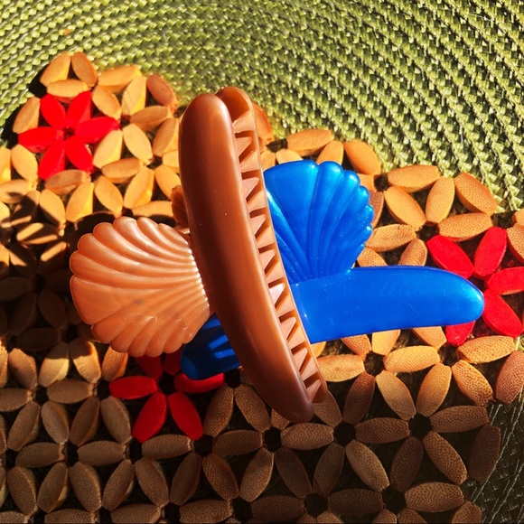 FREE w/ any purchase 💌 - Picture 4 of 7